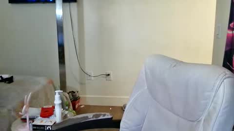 Yasmine pretty online show from December 23, 4:38 am