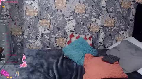 pretty_cristal22 online show from May 9, 1:02 pm