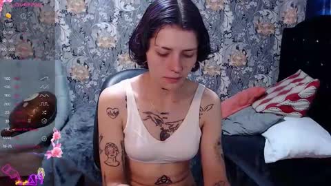 pretty_cristal22 online show from May 16, 12:26 pm