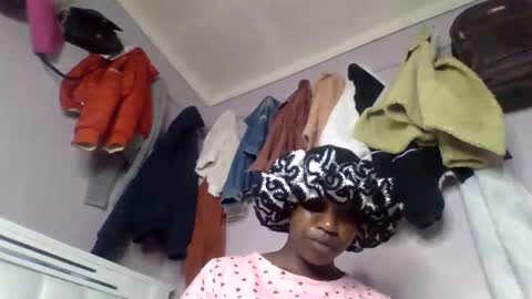 pretty_curvy99 online show from March 2, 7:31 pm