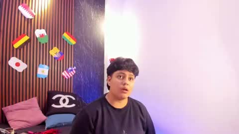 pretty_honey22 online show from June 21, 3:32 am