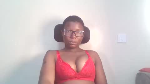 pretty_kemmy online show from September 19, 6:12 am