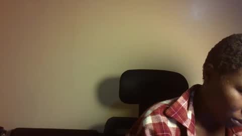 pretty_kemmy online show from October 1, 7:46 am