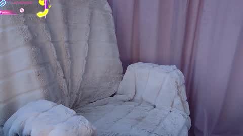 Snapshot of pretty_kitsune chatting on October 3, 9:25 am Pretty Kitsune Next stream November 30 online show from October 3, 9:25 am