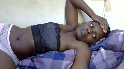 pretty_leila1 online show from May 17, 11:20 am