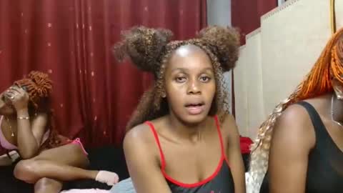 Pretty online show from March 25, 9:50 pm