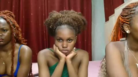 Pretty online show from April 3, 4:27 pm