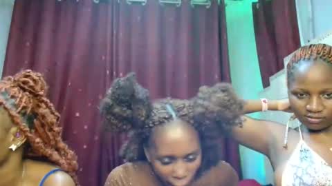 Pretty online show from March 26, 10:55 pm