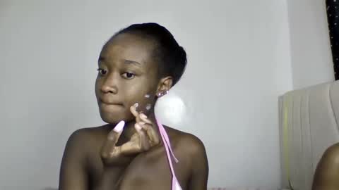 pretty luv1 online show from April 1, 10:16 am