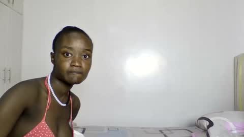 pretty luv1 online show from January 19, 8:32 am