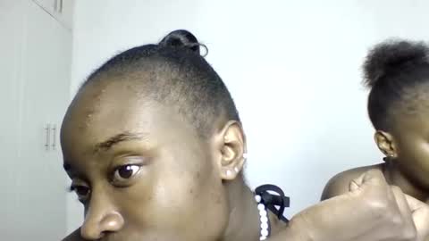 pretty luv1 online show from January 15, 9:04 am