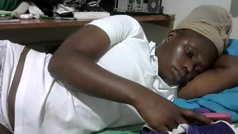 pretty_melan online show from May 6, 3:21 am