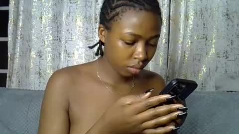 pretty_petite24 online show from April 5, 5:56 pm