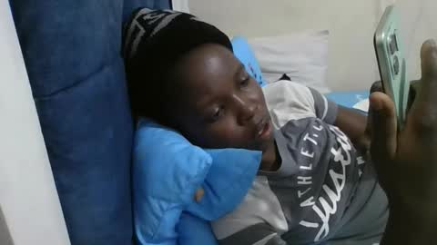 pretty_petite_ebony online show from April 9, 5:10 am