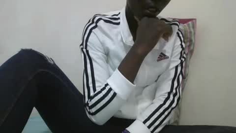 pretty_petite_ebony online show from December 17, 12:00 pm