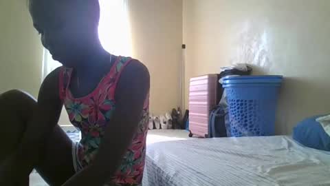 pretty_petite_ebony online show from January 6, 11:51 am