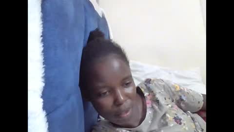 pretty_petite_ebony online show from May 13, 4:18 am