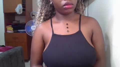 pretty_shila online show from May 8, 1:09 am