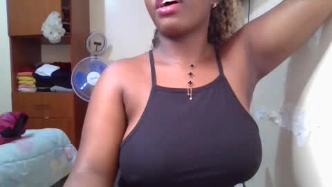 pretty_shila online show from May 16, 10:36 am