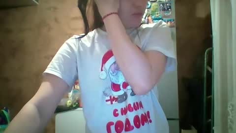 Bella online show from April 4, 8:18 pm