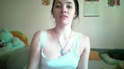 Bella online show from May 22, 9:40 am
