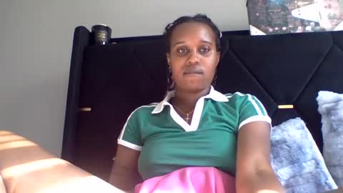 prettybih704608 online show from July 13, 10:10 pm