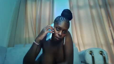 prettydulce online show from October 9, 1:59 pm