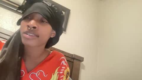 prettyfacefemale online show from June 6, 7:31 pm
