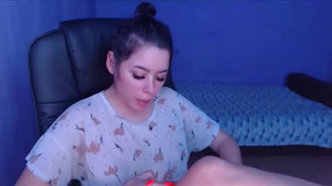 prettyjulliette online show from January 28, 1:49 pm
