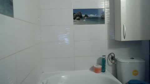 prettyjulliette online show from November 4, 2:00 pm