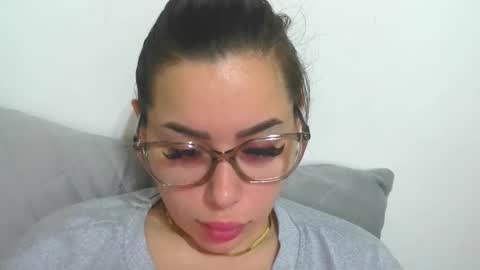 prettyjulliette online show from March 16, 2:32 pm