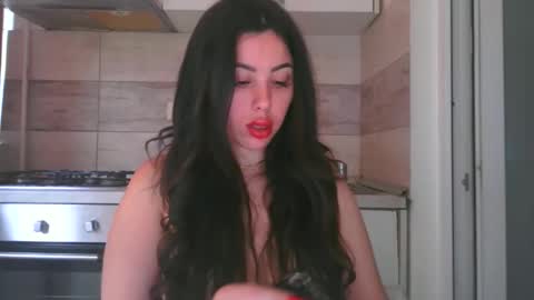 prettyjulliette online show from May 16, 3:33 pm