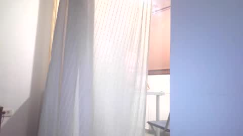 prettyjulliette online show from November 29, 2:10 pm