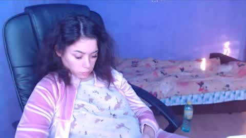 prettyjulliette online show from January 24, 12:52 pm