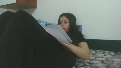 prettyjulliette online show from May 12, 8:59 pm