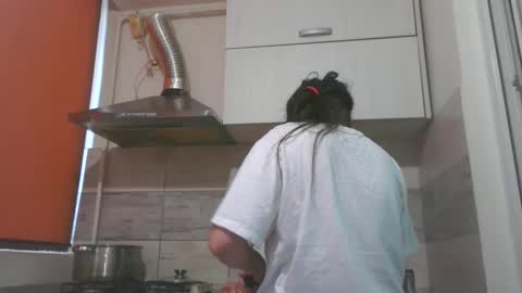 prettyjulliette online show from May 17, 3:44 pm