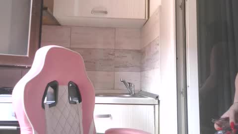 prettyjulliette online show from May 19, 12:12 pm