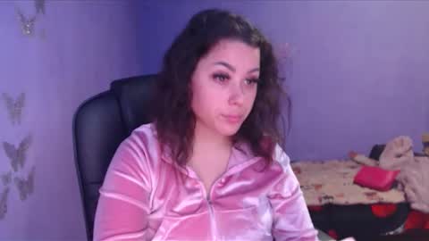 prettyjulliette online show from January 10, 2:02 pm