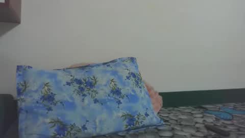 prettyjulliette online show from May 6, 4:55 pm