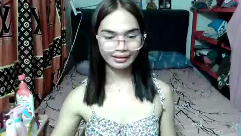 prettykhelcy online show from June 23, 11:30 am