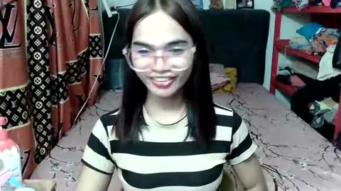 prettykhelcy online show from June 28, 11:17 am