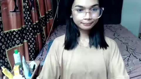 prettykhelcy online show from May 17, 10:58 am