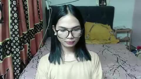 prettykhelcy online show from May 5, 11:35 am
