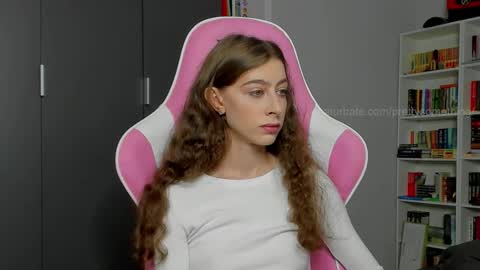 Snapshot of prettysomething chatting on October 1, 7:24 am Sophie next stream will be at Monday i will wait you guys online show from October 1, 7:24 am