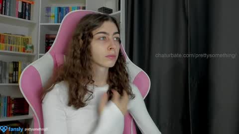 Snapshot of prettysomething chatting on December 29, 2:21 pm Sophie next stream will be at Monday i will wait you guys online show from December 29, 2:21 pm
