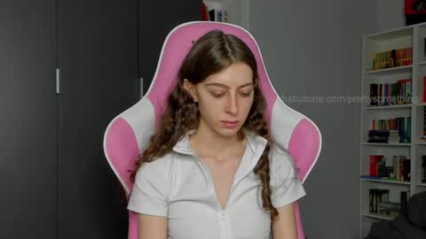 Snapshot of prettysomething chatting on September 23, 2:59 pm Sophie next stream will be at Monday i will wait you guys online show from September 23, 2:59 pm