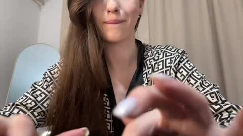prettyyy_angel online show from May 7, 6:33 pm