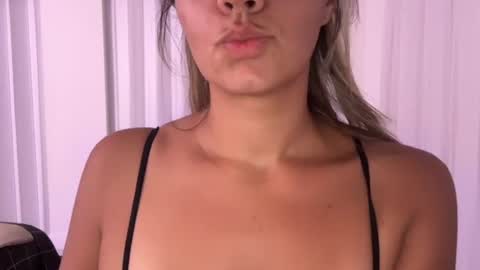 prettyyykittyyy22 online show from October 10, 3:11 am