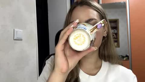 Amelia online show from November 14, 8:09 pm