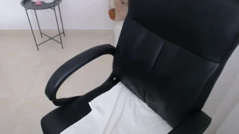 valery dollx online show from May 9, 1:29 am